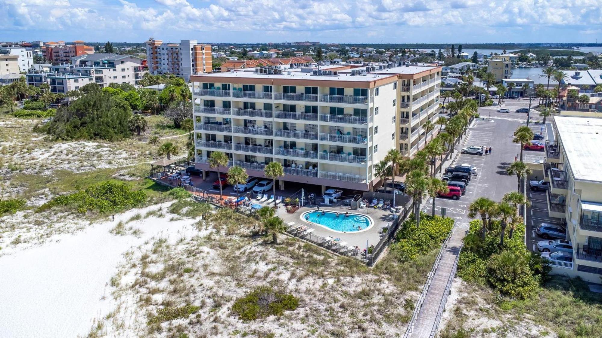 Beachfront Madeira Norte St. Pete Beach Exterior photo