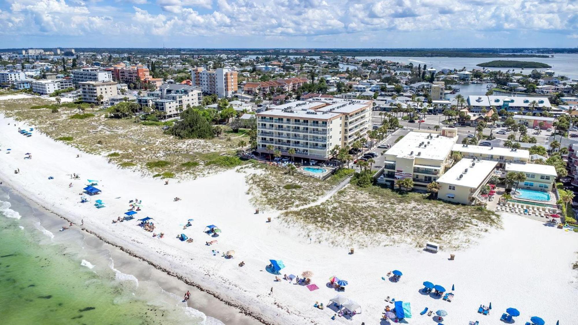 Beachfront Madeira Norte St. Pete Beach Exterior photo