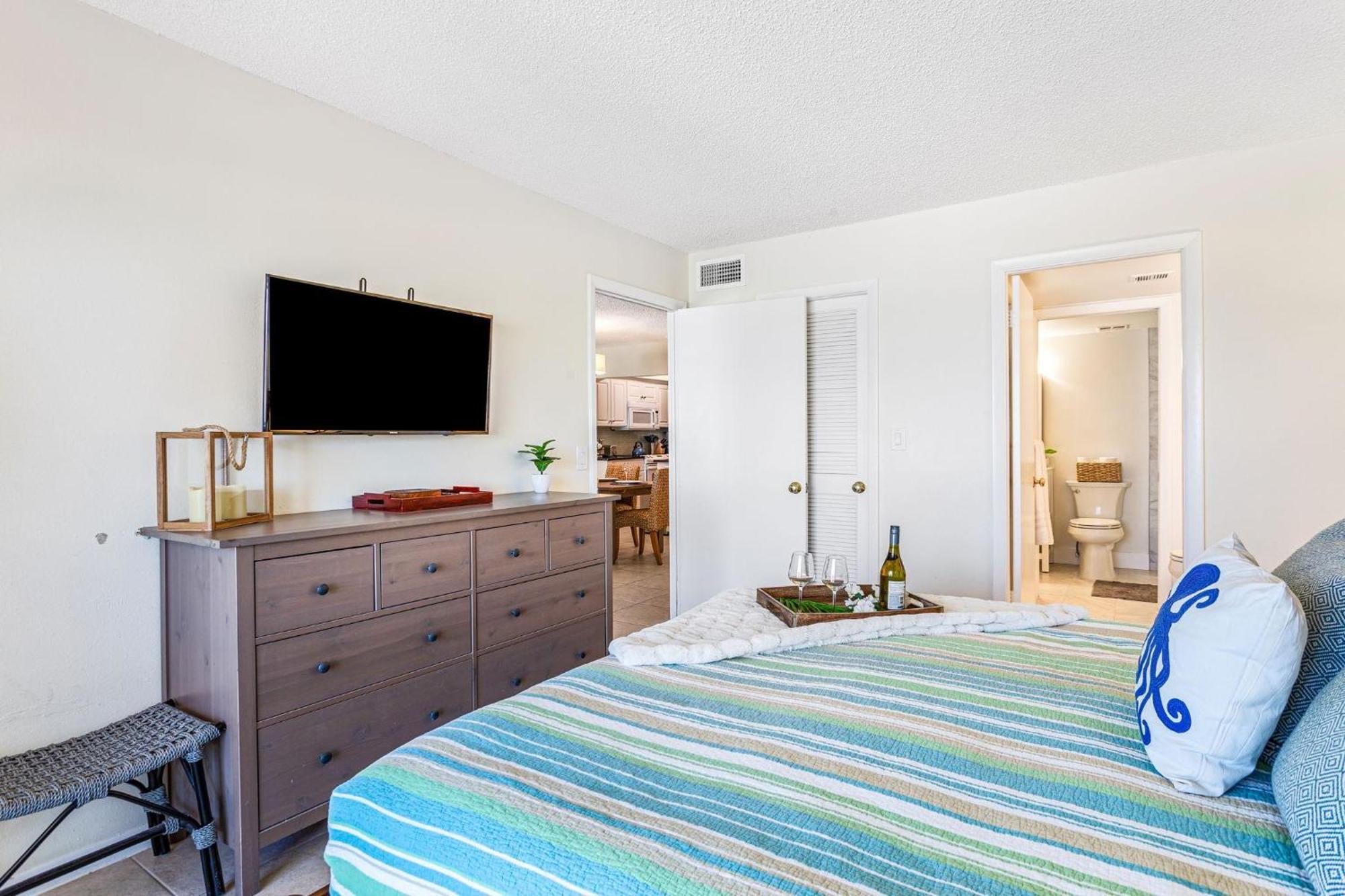 Beachfront Madeira Norte St. Pete Beach Exterior photo
